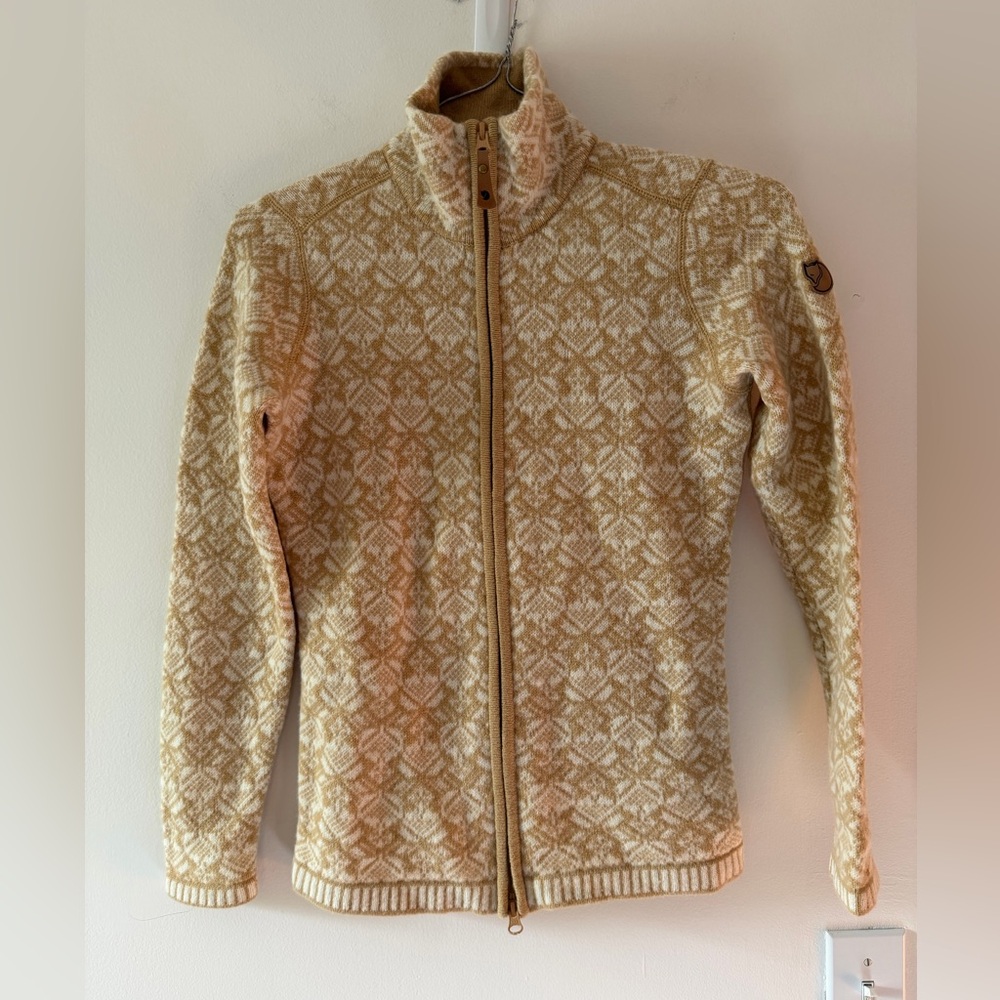 Fjallraven Snow Cardigan W in Dune Beige Yellow Size XS Wool Full Zip - Picture 3 of 16